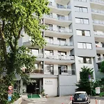Yalta Apartment *