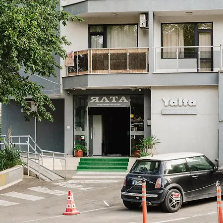 アパート Yalta